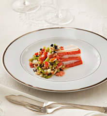 Milhojas de bacalao ahumado y gelatina de tomate