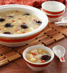 雪耳蓮子湯