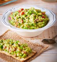 Nopalitos a la mexicana con aguacate
