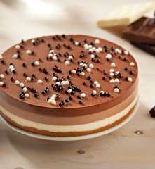 Tarta a los tres chocolates