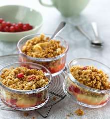 Crumble pommes-groseilles aux flocons d'avoine