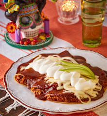 Enchiladas de mole rojo