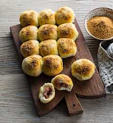Vadouvan spiced mini rolls