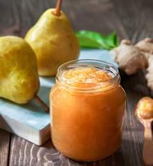 Composta di pere e zenzero (a ridotto contenuto di zuccheri)