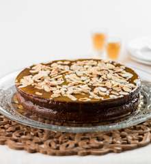 Bolo de amêndoa com ovos-moles