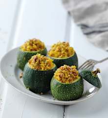 Curgetes recheadas com arroz e carne