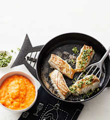 Süßkartoffelpüree mit gebratenem Fisch