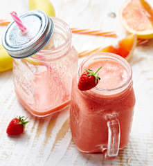 Smoothie fraise-banane-pamplemousse