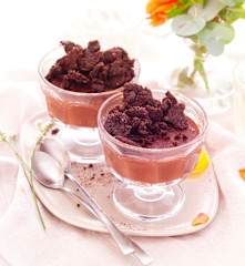 Crémeux chocolat, liqueur de coco et crumble cacao