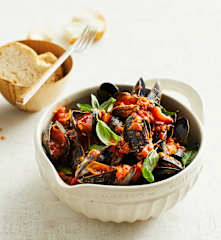 Miesmuscheln mit Marinara-Sauce