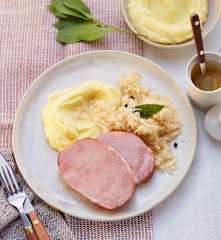 Kasseler mit Sauerkraut und Kartoffelpüree