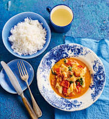 Caril de peixe e camarão