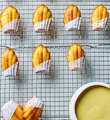 Madeleine con crema inglese alla vaniglia