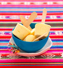 Sucette glacée à la mangue