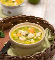 Gaskońska zupa garbure z tofu