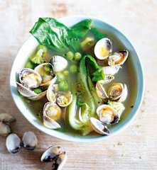 Soupe thaïe de coques à la citronnelle