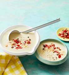 Blumenkohlcremesuppe mit Tomatenhäckerle