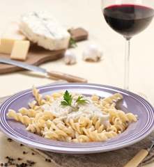 Makaron z sosem z trzech serów