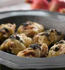 Embrulhos de couve com bacalhau