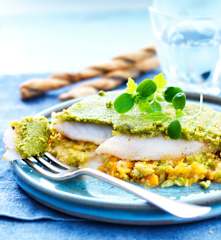 Filets de limande en croûte de pistache, mijoté de légumes aux épices