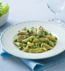 Kurczak z makaronem i pesto