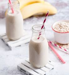 Shake bananowy z płatkami owsianymi