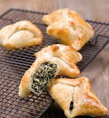 Sakiewki ze szpinakiem i serem feta