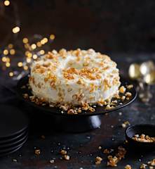 Pudim de alperce com chantilly e praliné de amêndoa da Débora Cabral