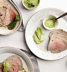 Asado frío con salsa de calabacín a la menta