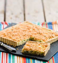 Quiche de curgete com crumble de parmesão
