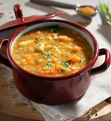 Sopa de trigo y verduras