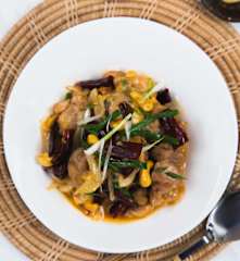 ไก่ผัดพริกแห้ง