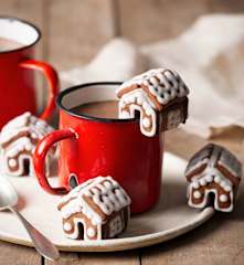 Little mug gingerbread houses