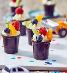 Schokobecher mit Orangencreme