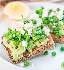 Avocado and goats cheese smash