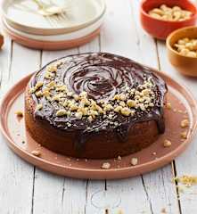 Torta di carote e frutta secca con cioccolato (vegan)