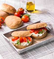 Focaccine integrali farcite