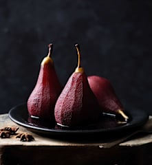 Kırmızı Şarapta Yavaş Pişirilmiş Armut