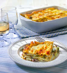 Lasagne con ragù di salsiccia e fave