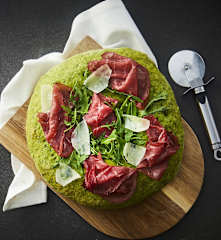 Focaccia agli spinaci con bresaola rucola e Grana