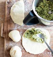 Menu à petit prix - Gözleme, crêpes farcies aux herbes