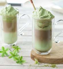 Dalgona matcha coffe