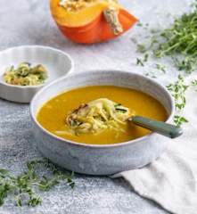 Zupa krem dyniowo-cukiniowa z makaronem z cukinii (TM5)