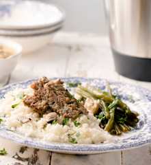 Menú: Pastel de carne Toscano con salsa de champiñones. Judías verdes y arroz de coliflor