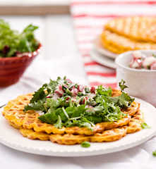 Gofry dyniowe z rzodkiewkową salsą