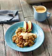 Apfel-Rosmarin-Crumble mit Zimt-Zabaglione