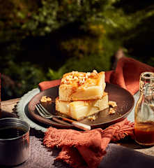 Quitten-Karamell-Kuchen mit Walnüssen