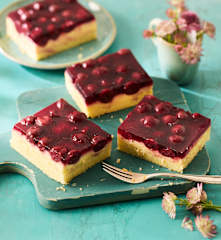 Kirsch-Pudding-Blechkuchen