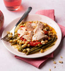 Judías verdes con garbanzos y salmón