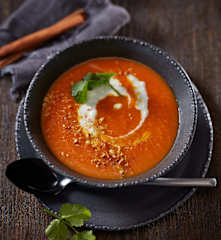 Möhrensuppe mit Zimt